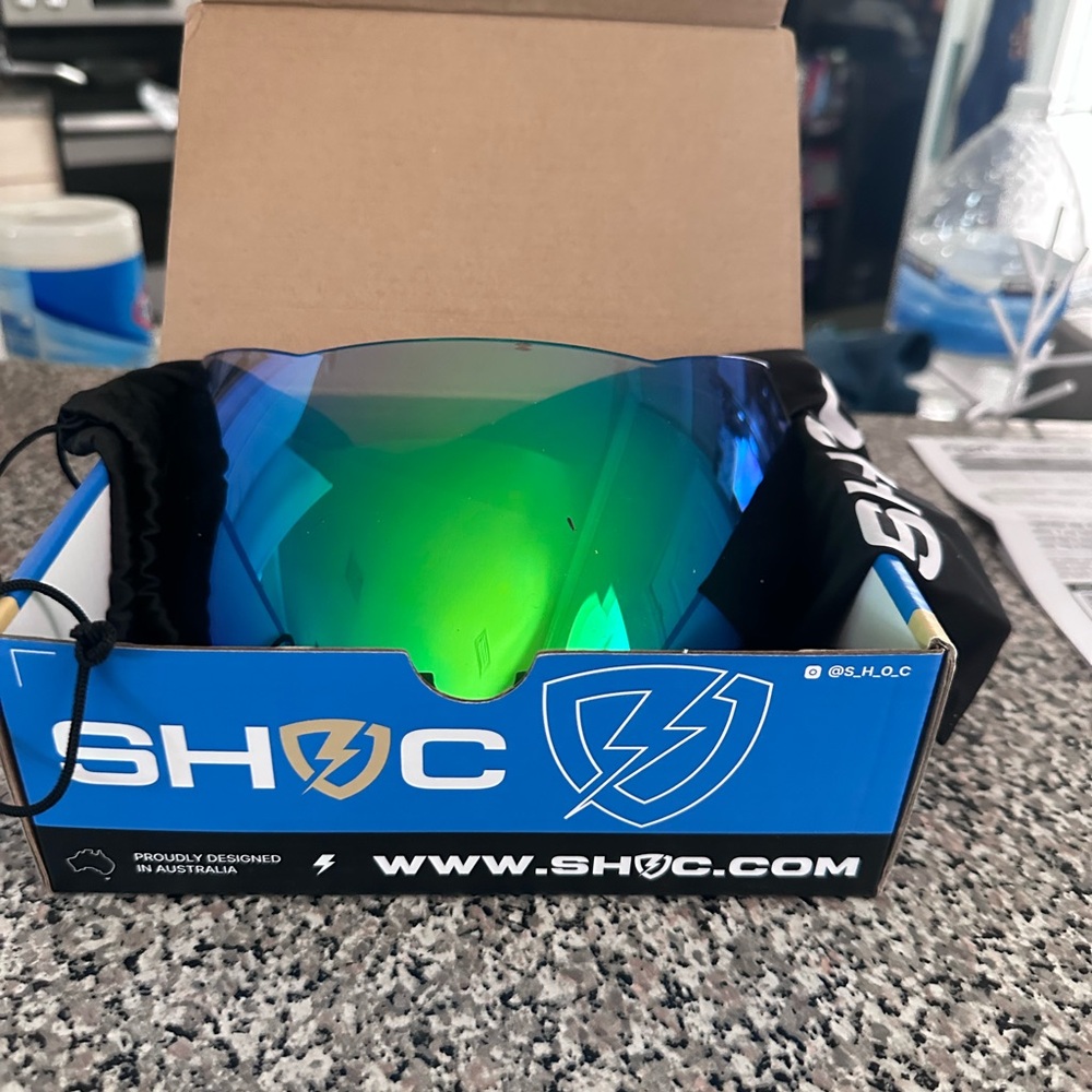 Green Reflective Sunglasses